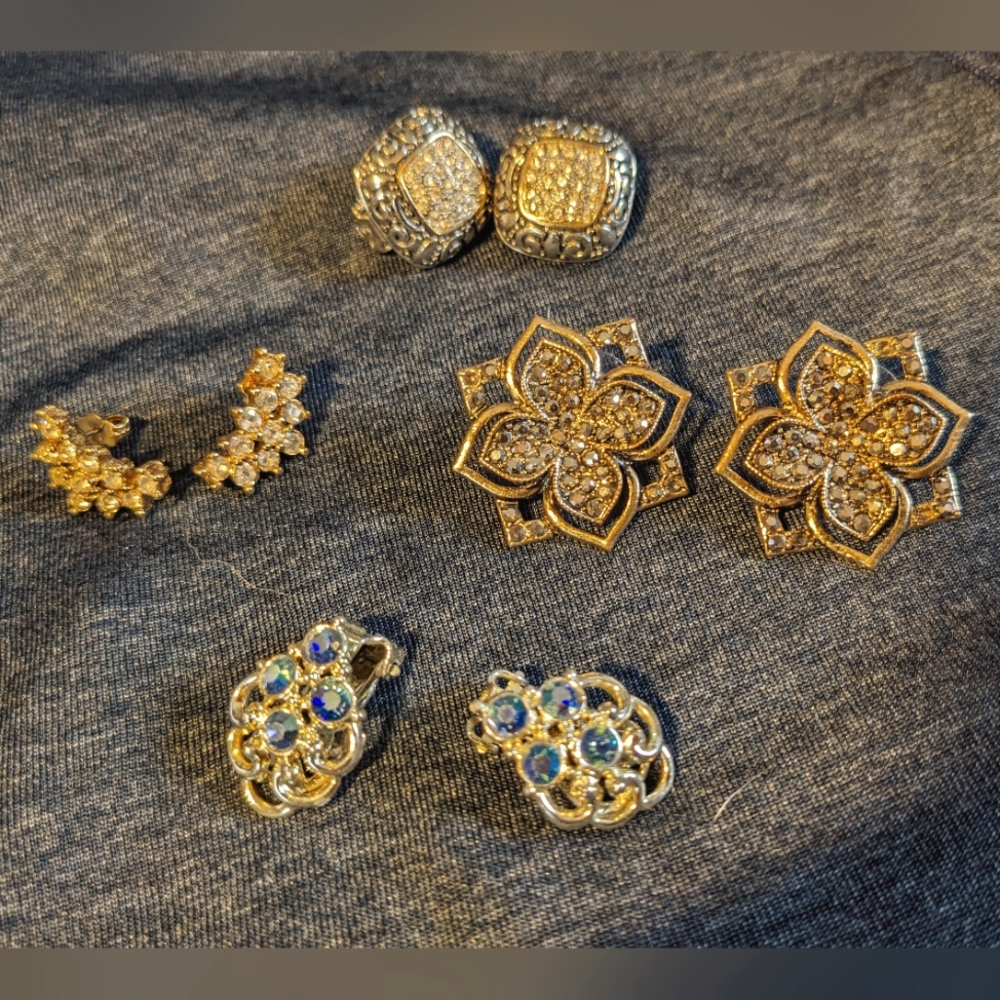 Vintage jewelry lot, 4 pair earrings. FINAL Price Drop 💧💧💧💧💧💧